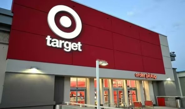 美 대형마트 Target 조직적 강도로 인한 매장폐쇄 발표