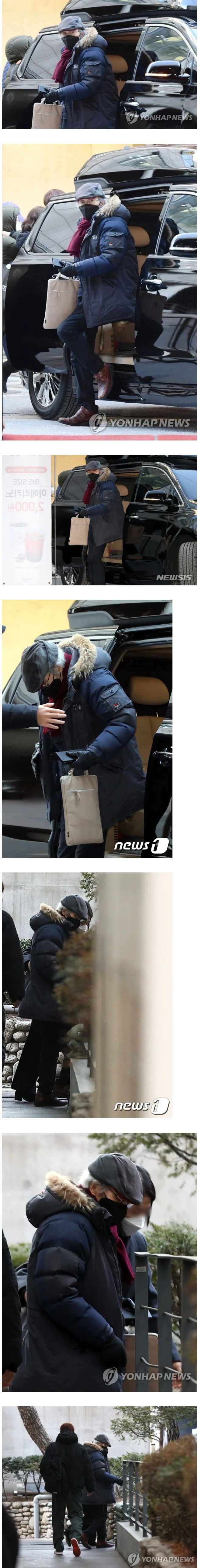 출근길 기자 붙은 오영수 배우